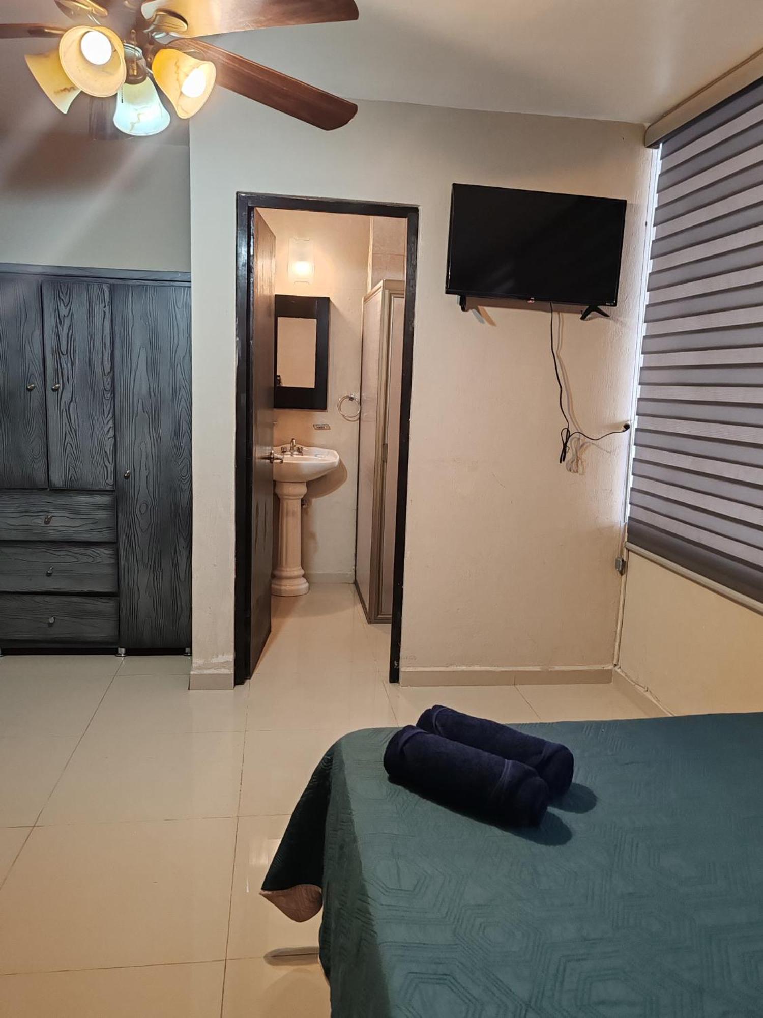 Hostal Vitta Guadalajara Extérieur photo